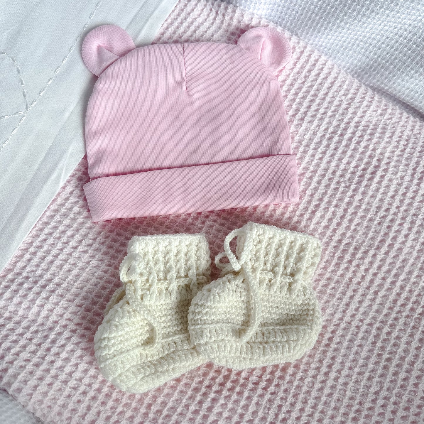 Newborn bundel muts & slofjes