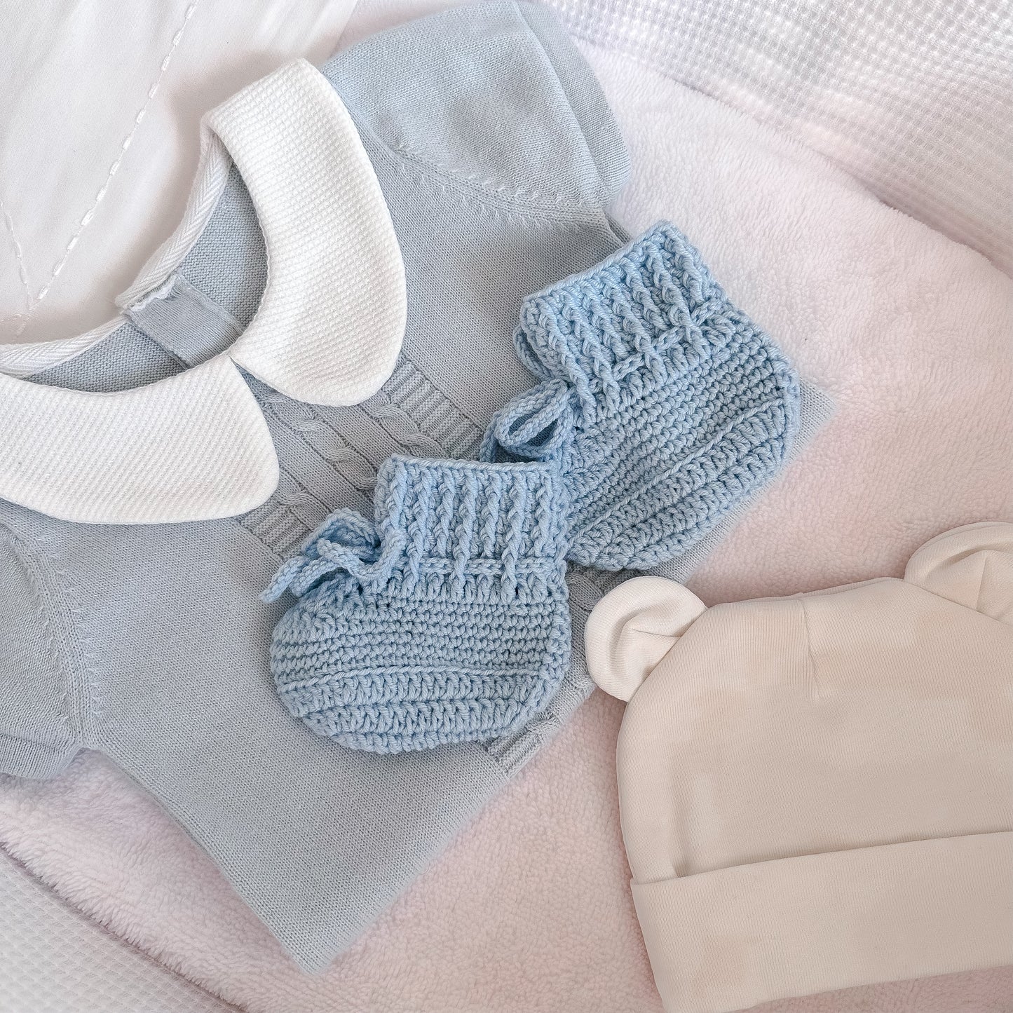 Newborn bundel muts & slofjes